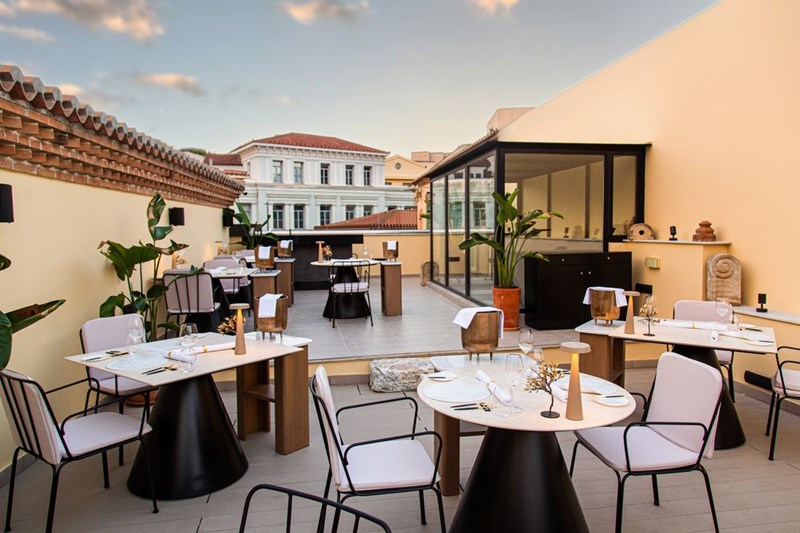 MAKRIS Athens by DOMES: Η νέα προσθήκη στην εστιατορική σκηνή κάνει εγκαίνια στις 23 Σεπτεμβρίου - εικόνα 1