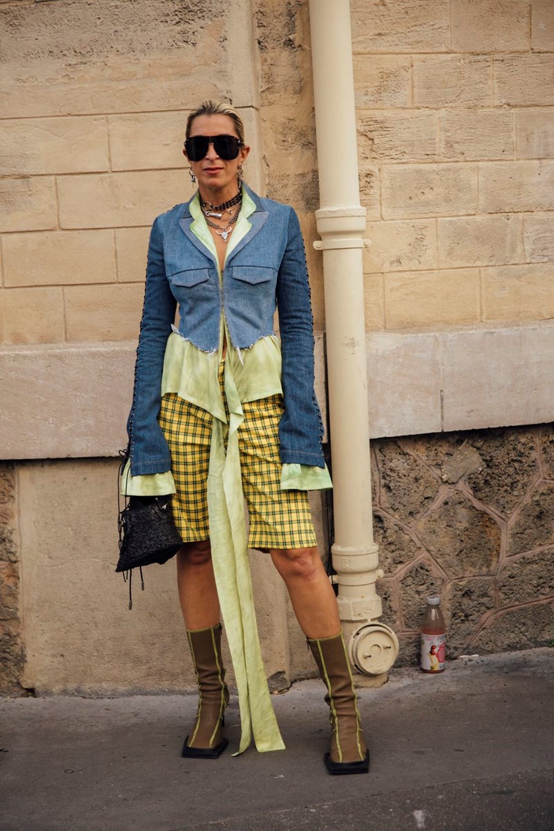 PFW SS24: Οι πρώτες εικόνες από το street style στην Εβδομάδα Μόδας του Παρισιού - εικόνα 6