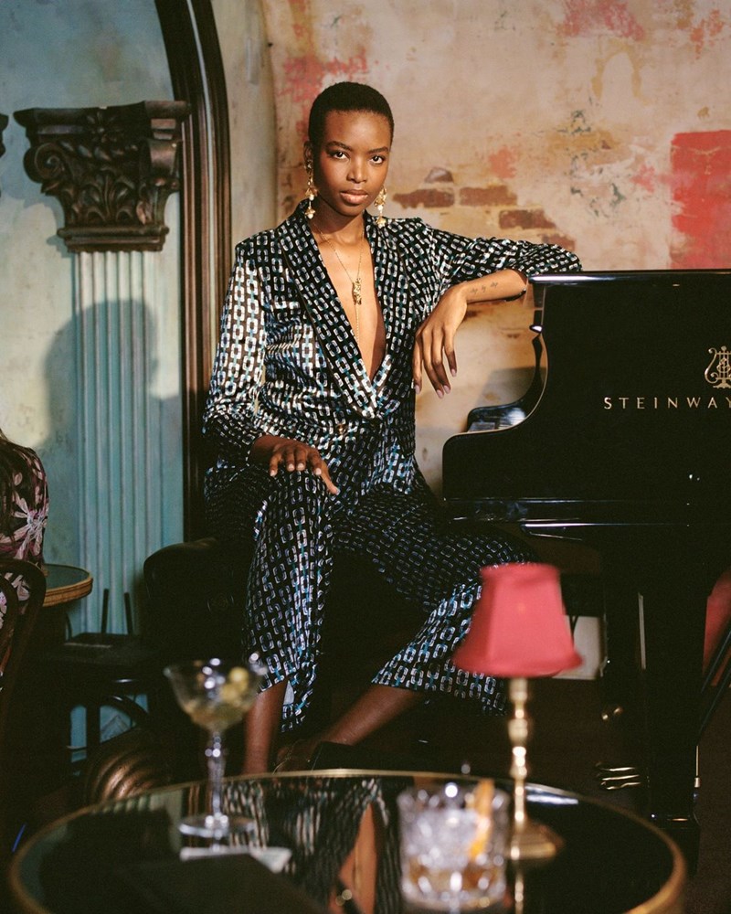 Diane Von Furstenberg Fall '23: Η νέα συλλογή εμπνέεται από τη γοητεία του Film Noir - εικόνα 1