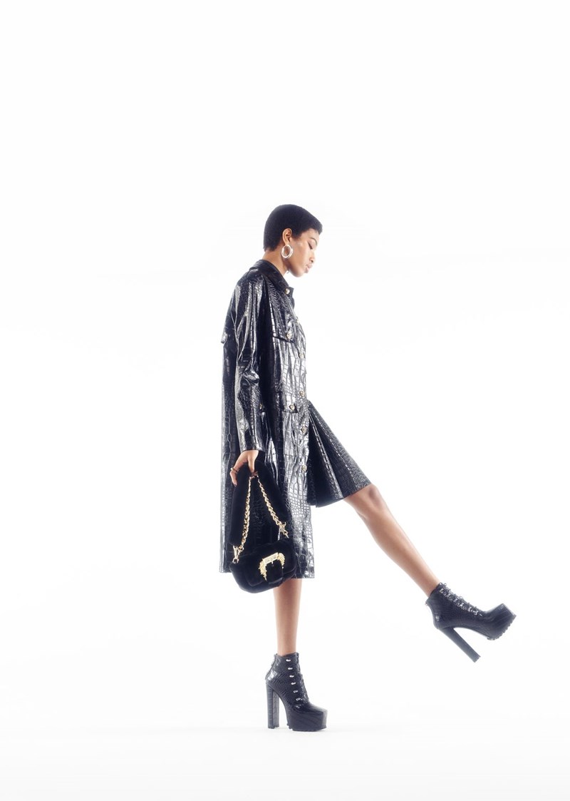 Versace Jeans Couture: Η νέα φθινοπωρινή συλλογή κάνει ξανά τάση την punk αισθητική - εικόνα 3