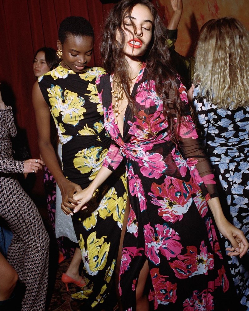 Diane Von Furstenberg Fall '23: Η νέα συλλογή εμπνέεται από τη γοητεία του Film Noir - εικόνα 2