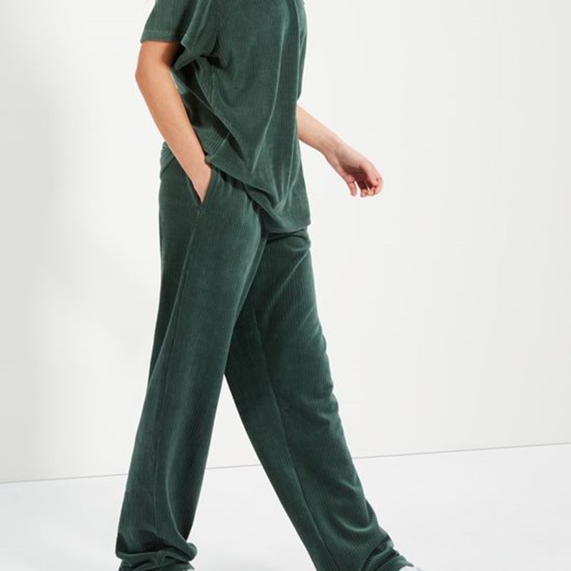 Ellesse AW23: Η νέα χειμερινή συλλογή επαναπροσδιορίζει τους κανόνες του sportswear - εικόνα 3