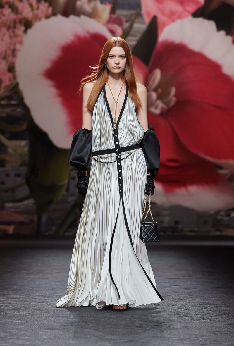 Chanel SS24: Η ανεπιτήδευτη συλλογή της Virginie Viard λειτούργησε ως ένα καλοκαιρινό αεράκι - εικόνα 13