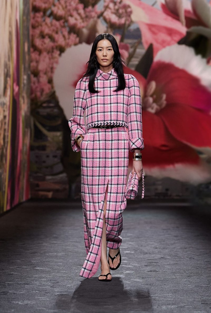 Chanel SS24: Η ανεπιτήδευτη συλλογή της Virginie Viard λειτούργησε ως ένα καλοκαιρινό αεράκι - εικόνα 15