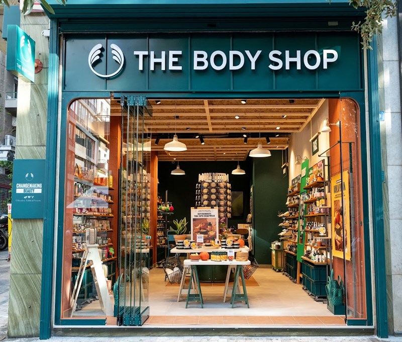 Το flagship κατάστημα της The Body Shop στην Ερμού, αναβαθμίστηκε στο νέο βιώσιμα σχεδιασμένο Changemakers’ Workshop - εικόνα 1