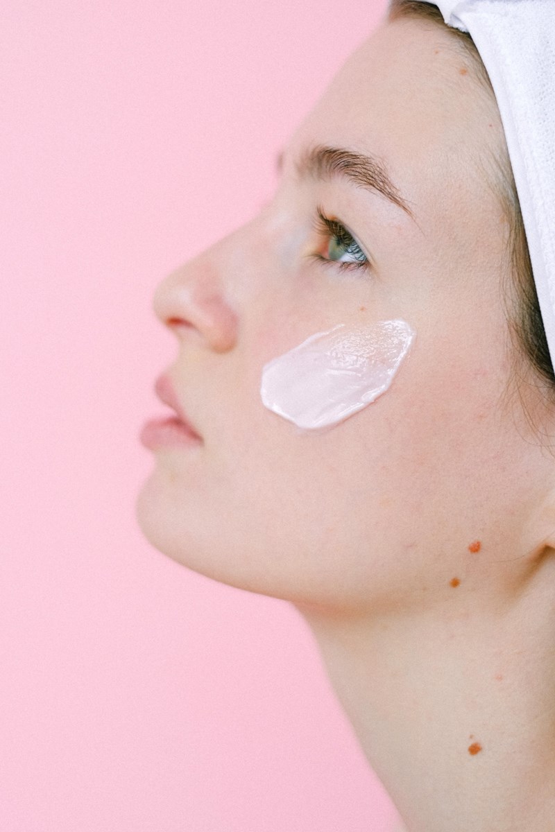 "Collagen Sandwiching": Η μέθοδος για πιο λεία επιδερμίδα με λιγότερο ορατές λεπτές γραμμές - εικόνα 1