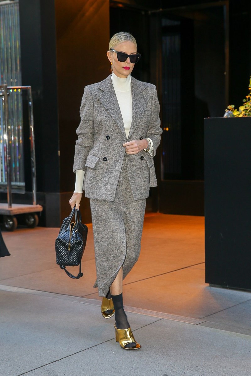 Get the look: Η Charlize Theron έκανε τον πιο άρτιο στιλιστικά συνδυασμό για το γραφείο - εικόνα 1