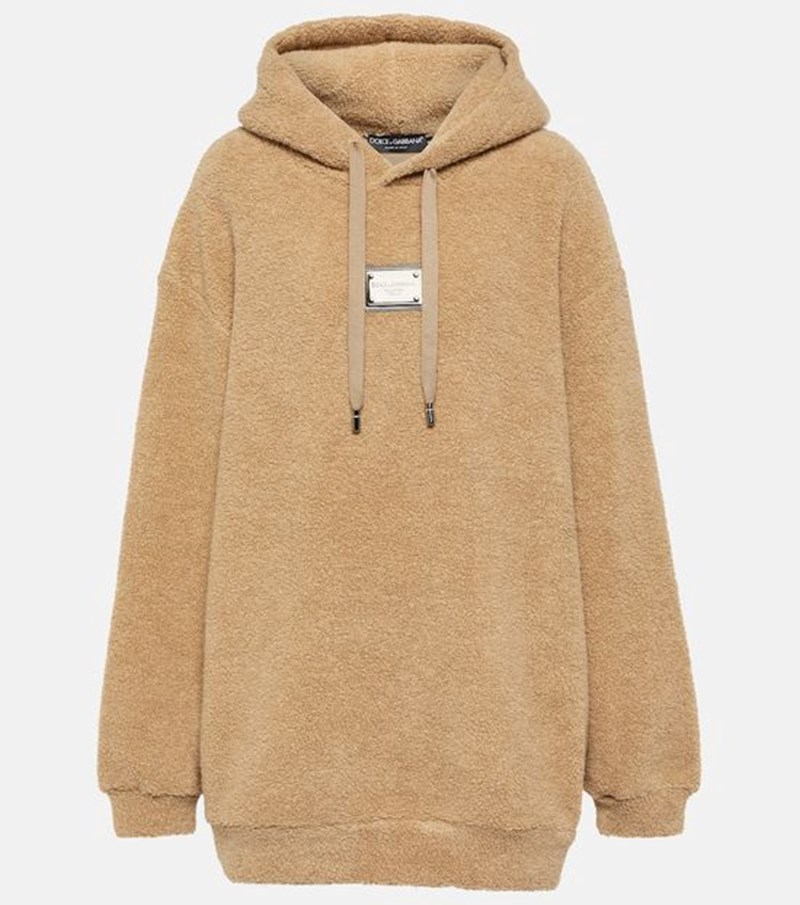 Lazy Sunday: 8 items που θα φορέσεις σε μία cozy Κυριακή στο σπίτι - εικόνα 6