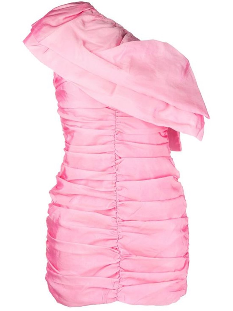 Pretty in (Barbie) pink: Πώς θα φορέσεις την hot ροζ απόχρωση τον χειμώνα - εικόνα 6