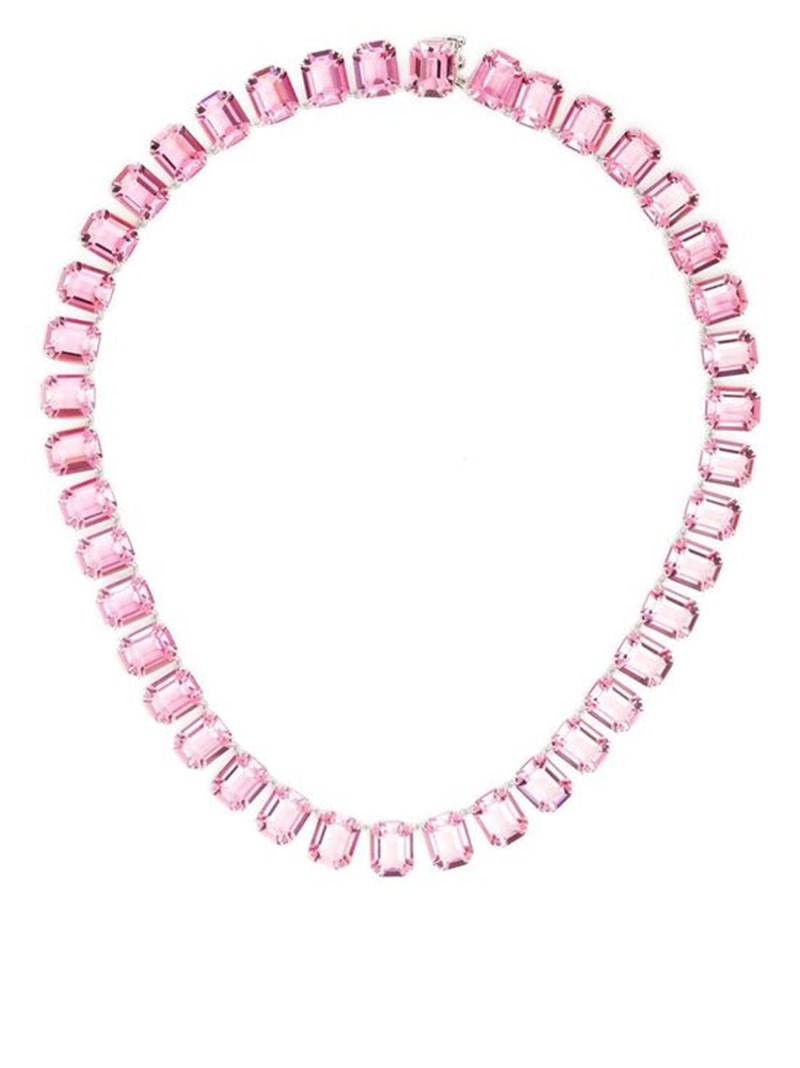 Pretty in (Barbie) pink: Πώς θα φορέσεις την hot ροζ απόχρωση τον χειμώνα - εικόνα 8