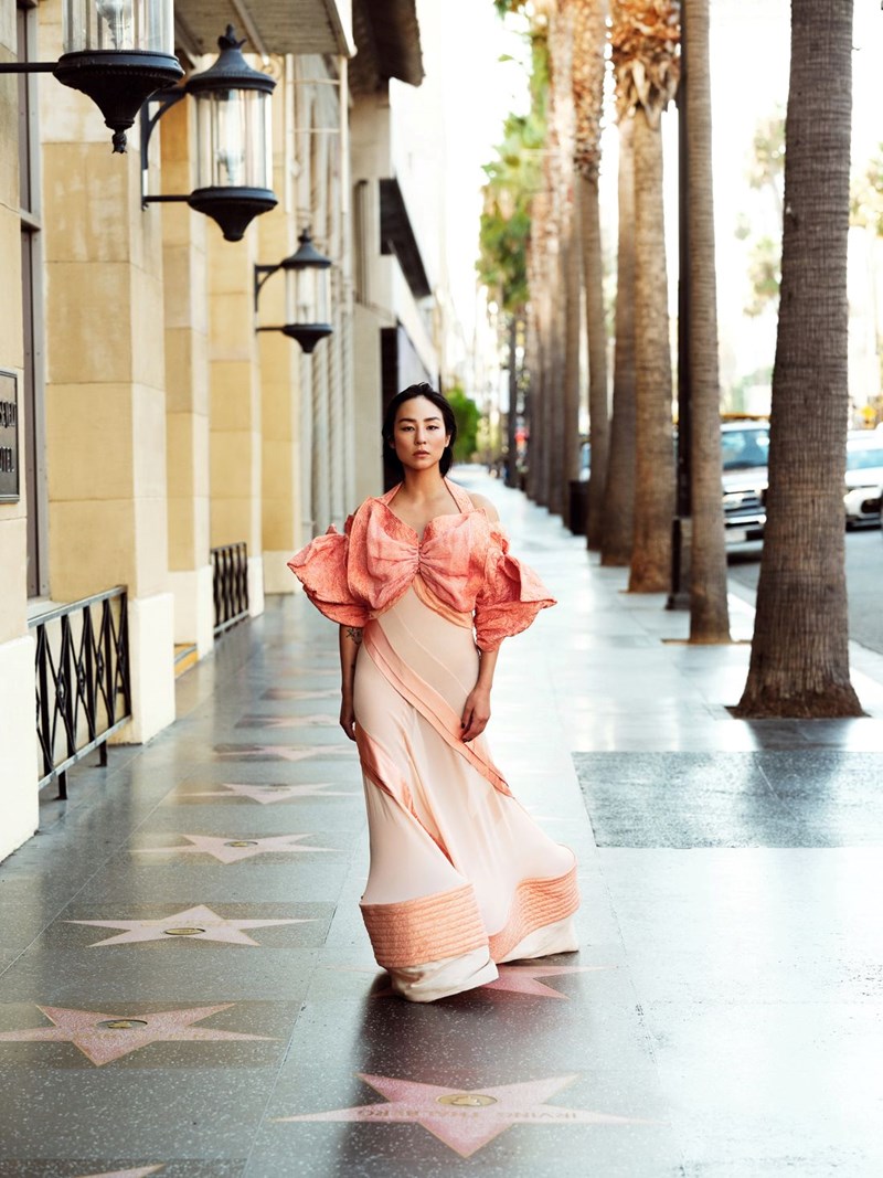 Greta Lee: Λίγο πριν το Όσκαρ η διάσημη ηθοποιός μιλάει στο ELLE - εικόνα 1