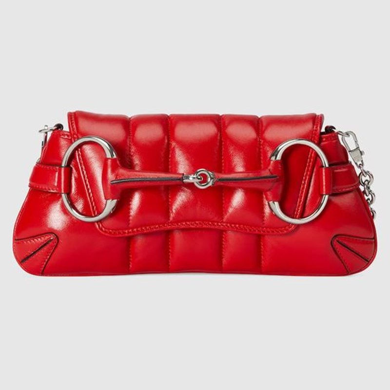 Κόκκινη τσάντα: 10 stylish κομμάτια που θα σε πείσουν να τολμήσεις το hot trend του 2024 - εικόνα 9