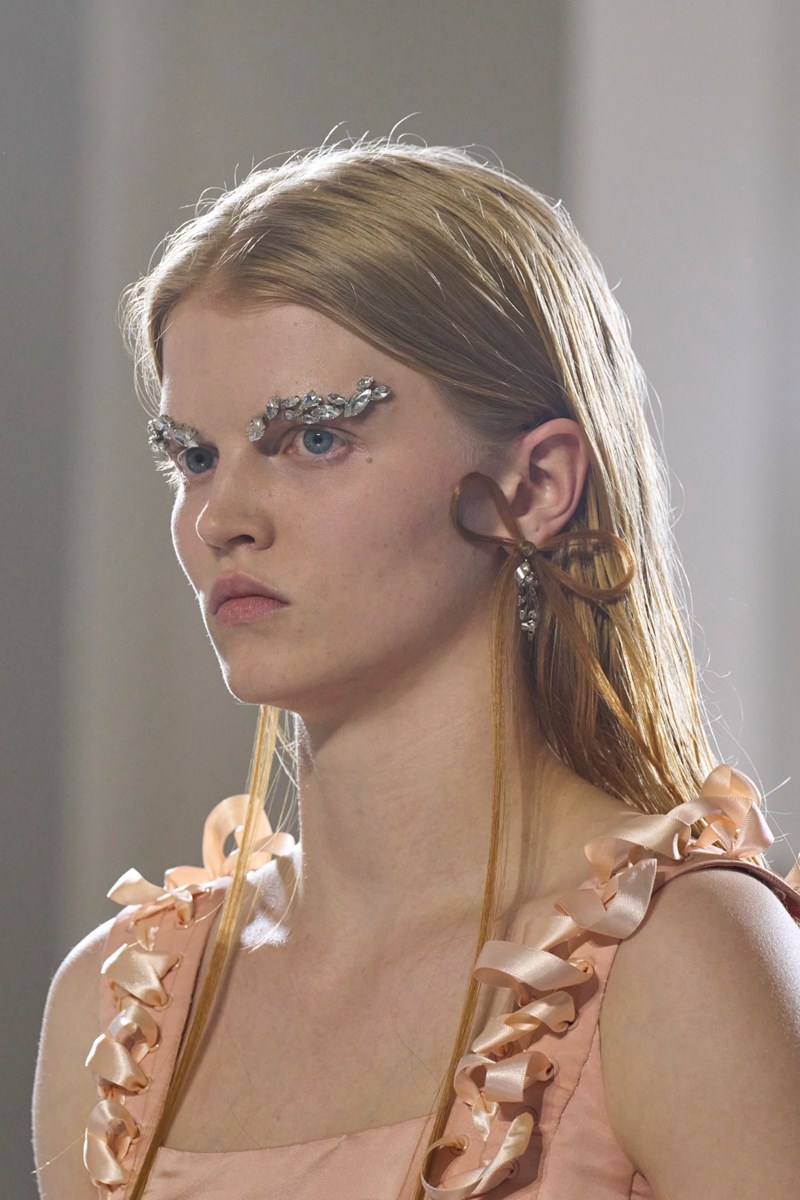 Couture Fashion Week: 5 beauty trends που ξεχωρίσαμε από τα catwalks στο Παρίσι - εικόνα 1