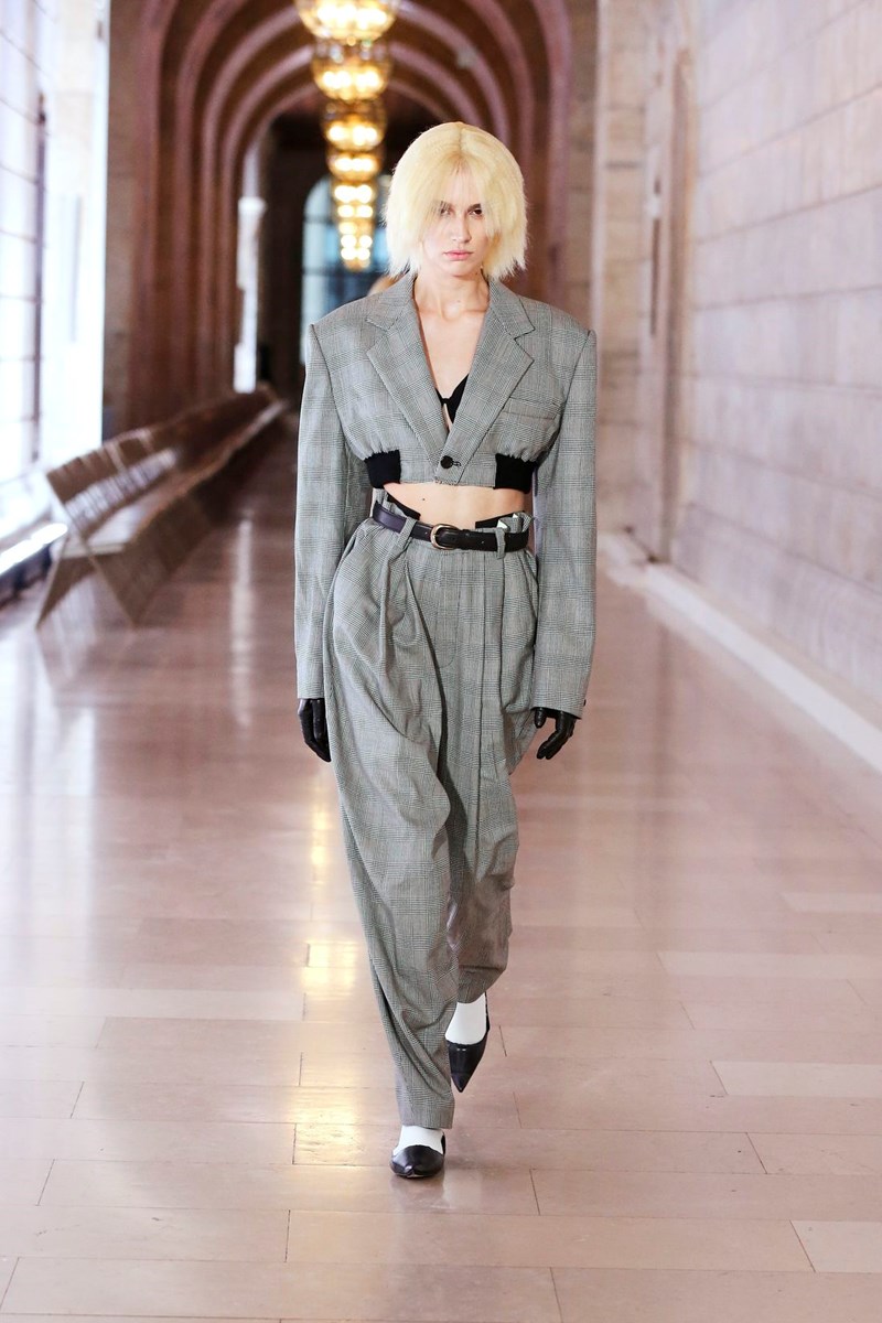 Πώς θα ενσωματώσειs το γκρι στα looks σου; 15 συνδυασμοί για να το "απογειώσεις" - εικόνα 6