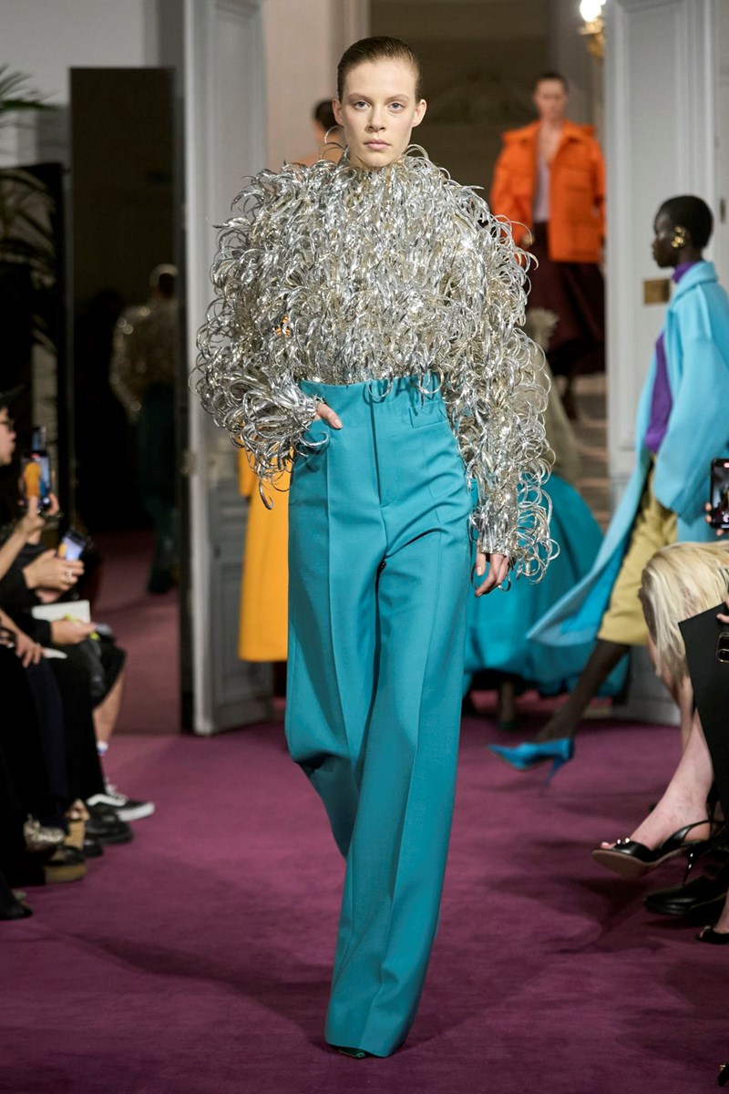 Valentino Haute Couture SS24: Η σύγχρονη εκδοχή της αβίαστης υψηλής ραπτικής - εικόνα 14