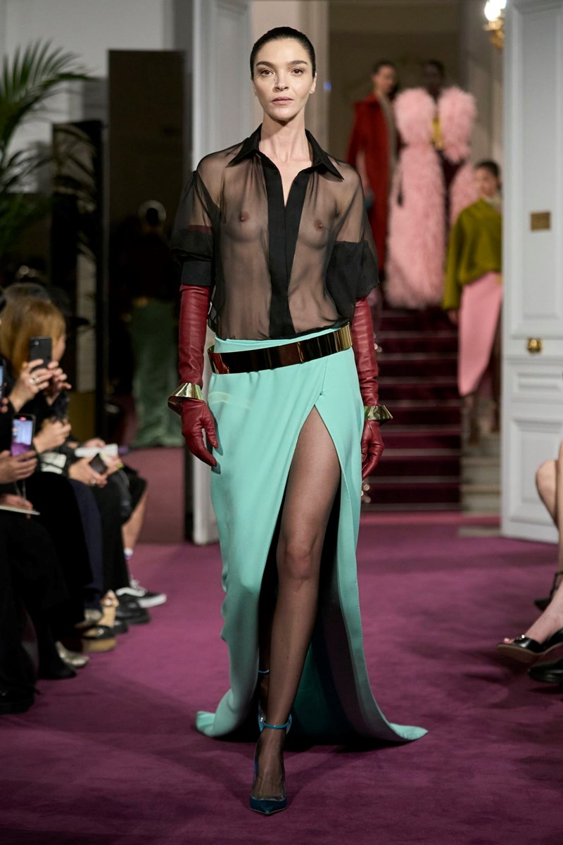 Valentino Haute Couture SS24: Η σύγχρονη εκδοχή της αβίαστης υψηλής ραπτικής - εικόνα 16