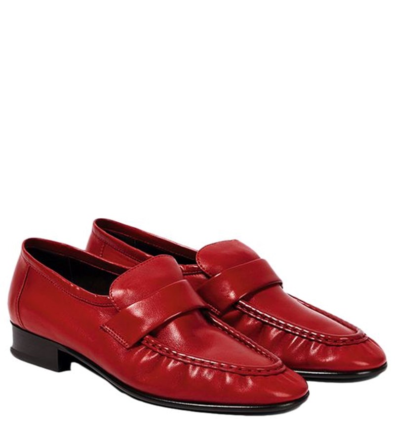 Cherry red: Το βαθύ κόκκινο που θα φοράμε από τώρα μέχρι τη άνοιξη - εικόνα 4