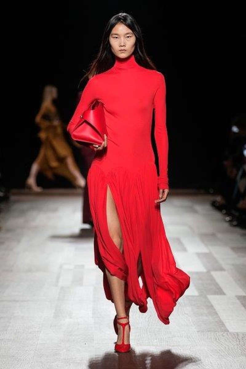 Ferragamo FW24: Μια συλλογή ωδή στην ελευθερία της έκφρασης - εικόνα 1