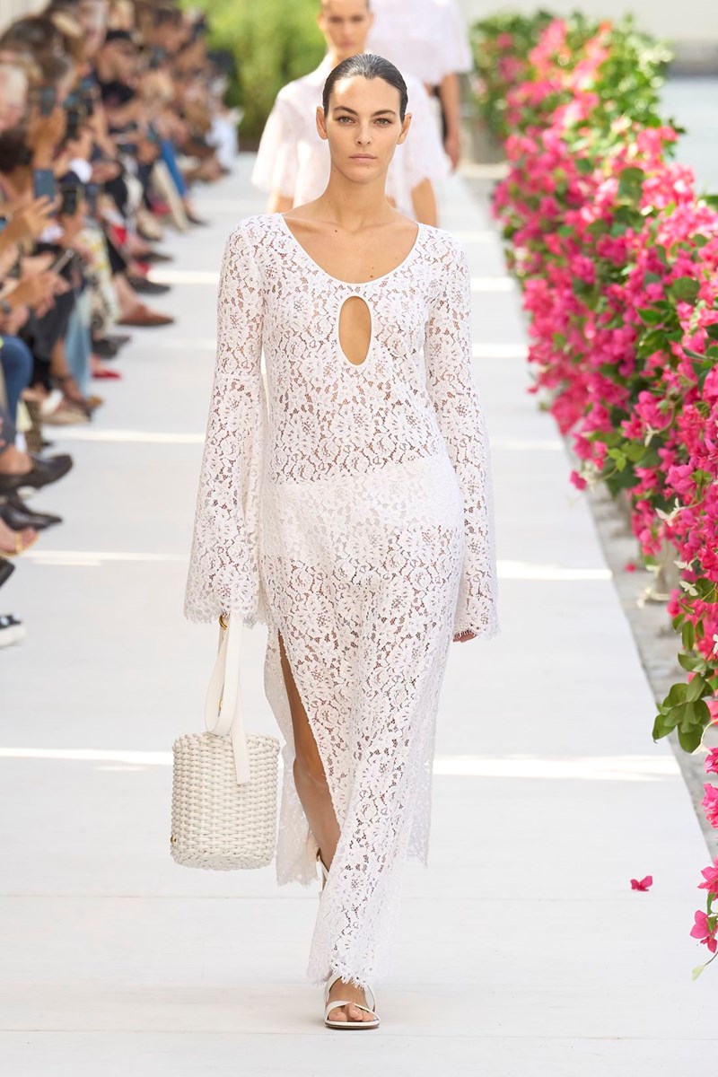 Οι fashion experts συμφώνησαν: Αυτά είναι τα επικρατέστερα trends για την άνοιξη του 2024 - εικόνα 11