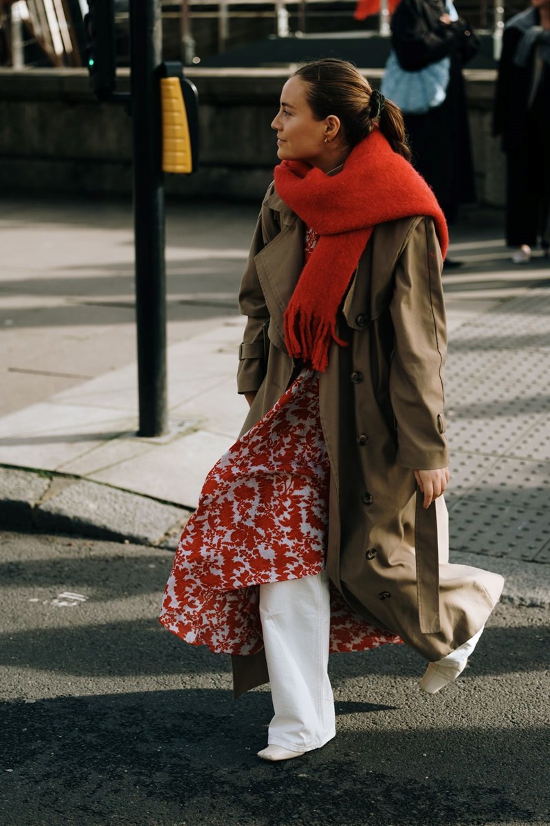 LFW FW24: Η τάση που κυριάρχησε στις street style εμφανίσεις στην Εβδομάδα Μόδας του Λονδίνου - εικόνα 4