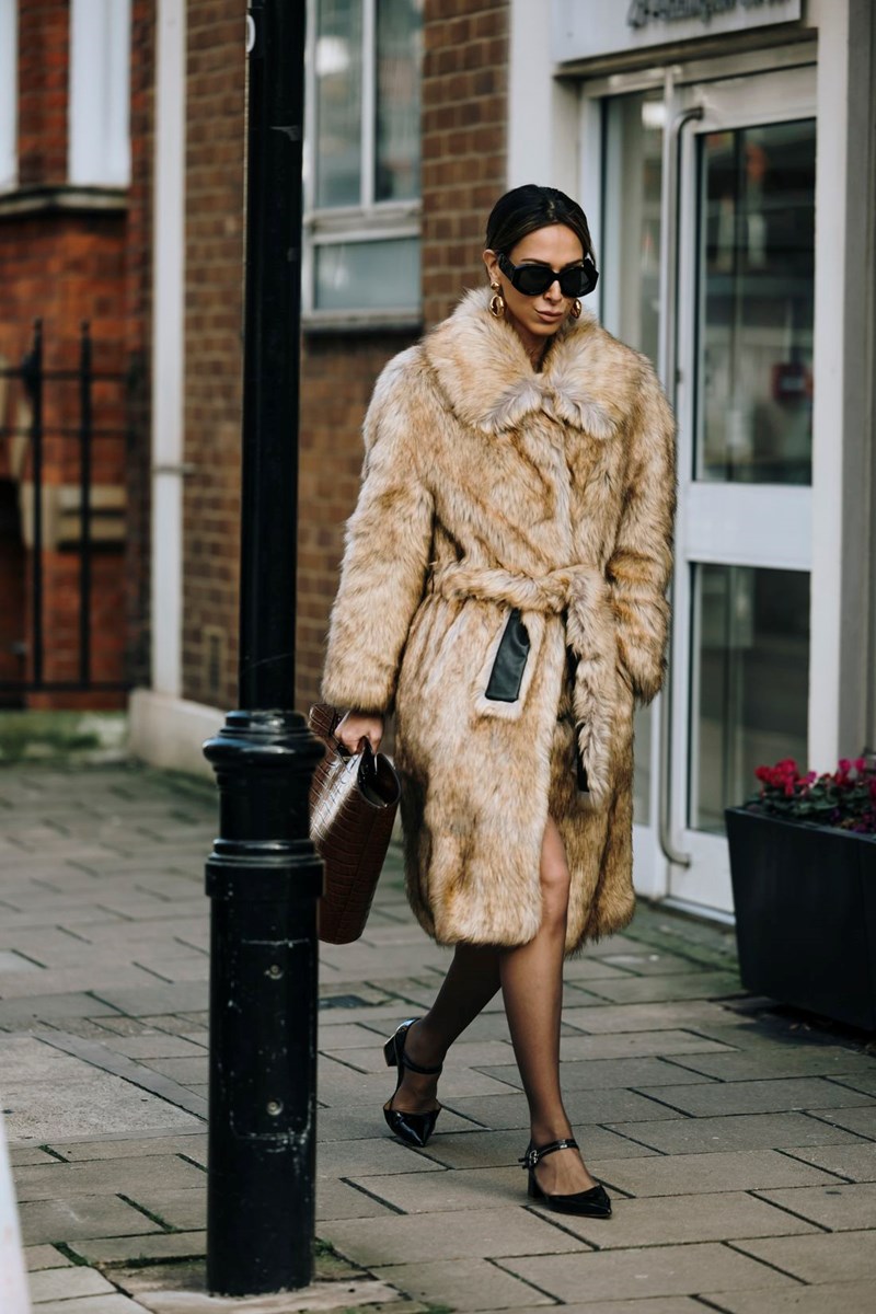 LFW FW24: Η τάση που κυριάρχησε στις street style εμφανίσεις στην Εβδομάδα Μόδας του Λονδίνου - εικόνα 13