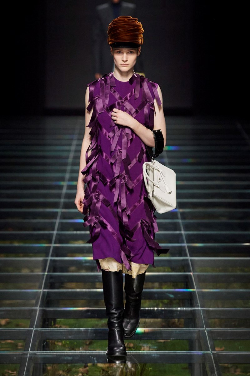 Prada FW24: Μαθήματα ιστορίας (και μόδας) από τη Miuccia Prada και τον Raf Simons - εικόνα 4