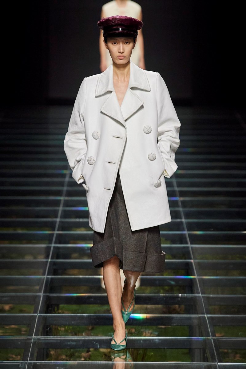 Prada FW24: Μαθήματα ιστορίας (και μόδας) από τη Miuccia Prada και τον Raf Simons - εικόνα 14