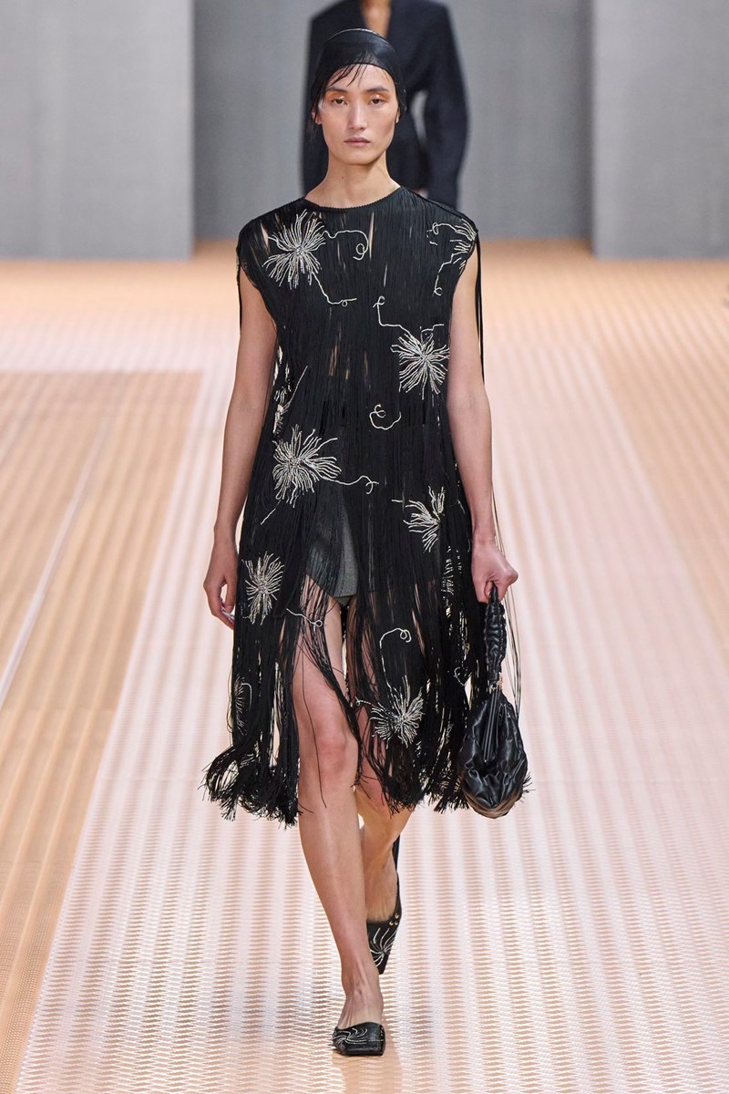 Made in Prada Impossible Embroideries: Όταν η καινοτομία συνάντησε την άριστη δεξιοτεχνία - εικόνα 7