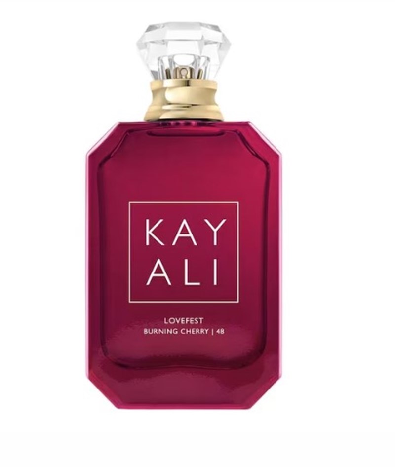 Cherry Perfumes: 5 αρώματα που μυρίζουν λαχταριστό κεράσι - εικόνα 1