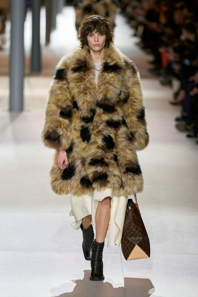 Louis Vuitton FW24: Ώρα μηδέν για τον Nicolas Ghesquière - εικόνα 36