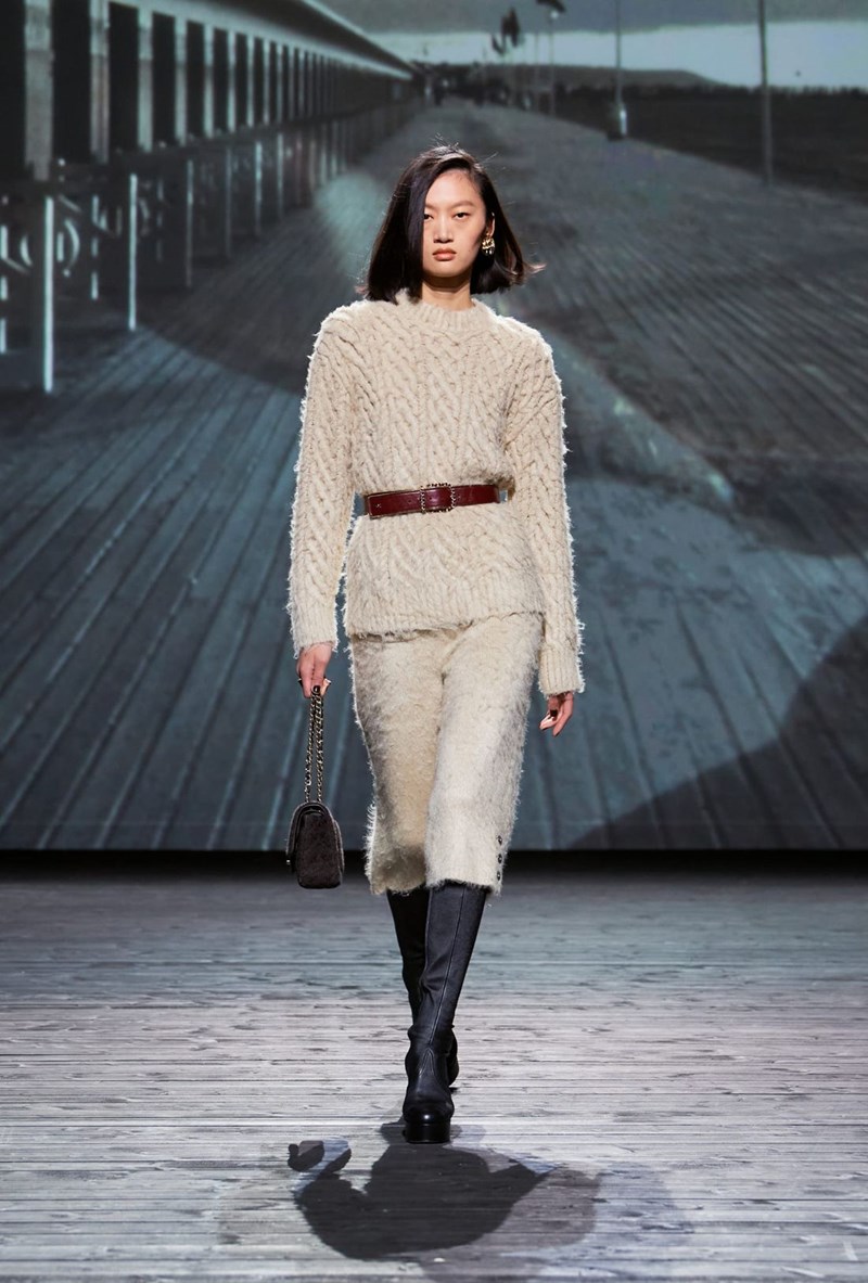 Chanel FW24: Η νέα συλλογή του ιστορικού οίκου ήταν ένα συναισθηματικό ταξίδι στη Deauville - εικόνα 5