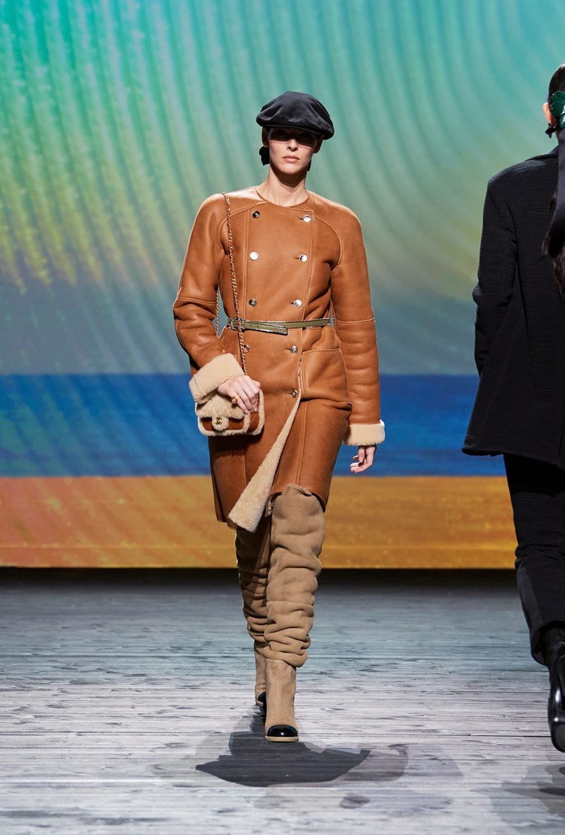 Chanel FW24: Η νέα συλλογή του ιστορικού οίκου ήταν ένα συναισθηματικό ταξίδι στη Deauville - εικόνα 11