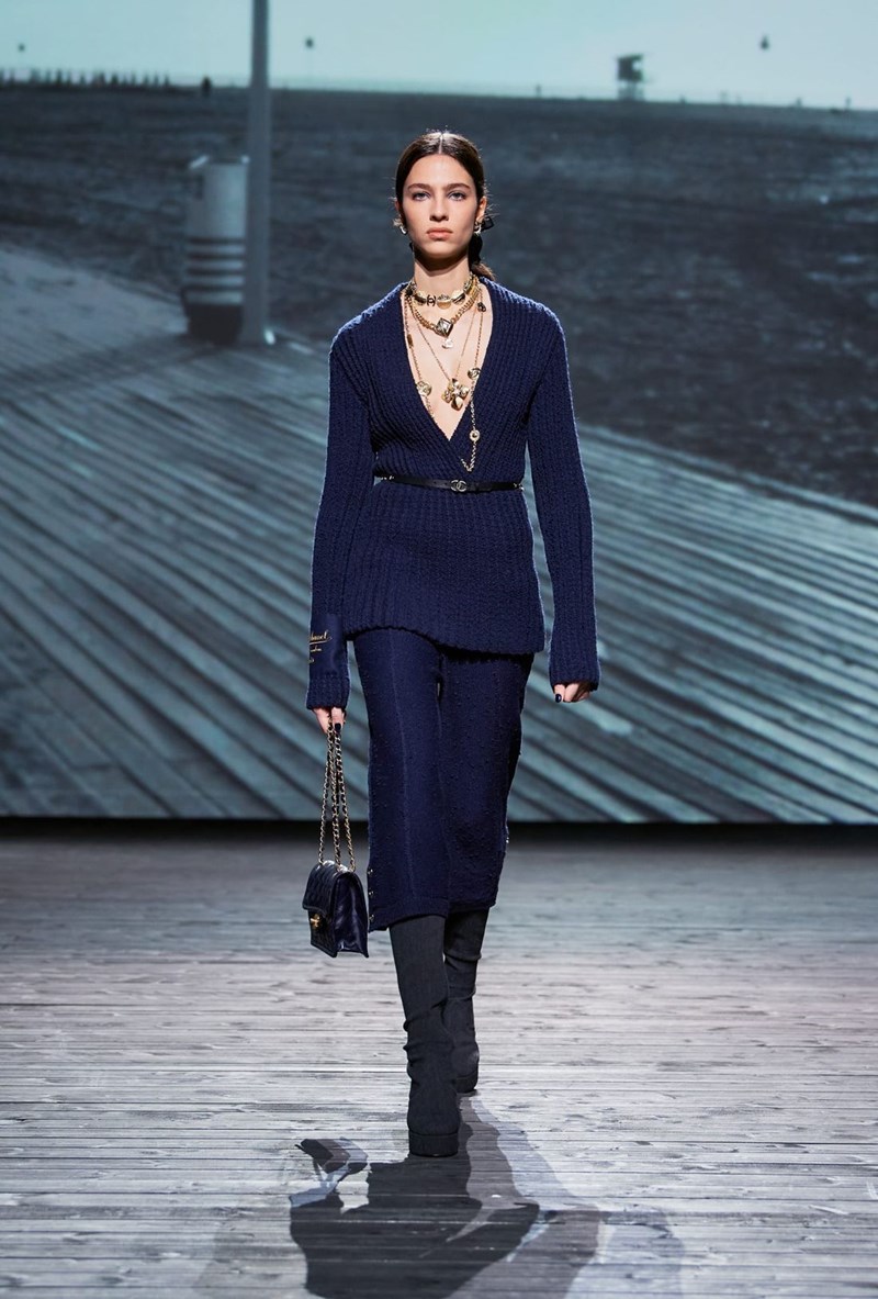 Chanel FW24: Η νέα συλλογή του ιστορικού οίκου ήταν ένα συναισθηματικό ταξίδι στη Deauville - εικόνα 14