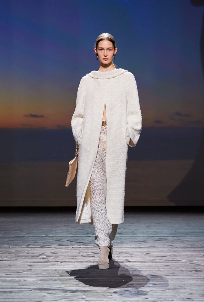 Chanel FW24: Η νέα συλλογή του ιστορικού οίκου ήταν ένα συναισθηματικό ταξίδι στη Deauville - εικόνα 18