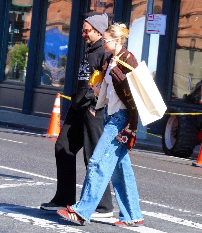 Αυτά είναι τα viral sneakers των fashionistas που θα συνοδεύσουν κάθε ανοιξιάτικη εμφάνισή σου - εικόνα 4
