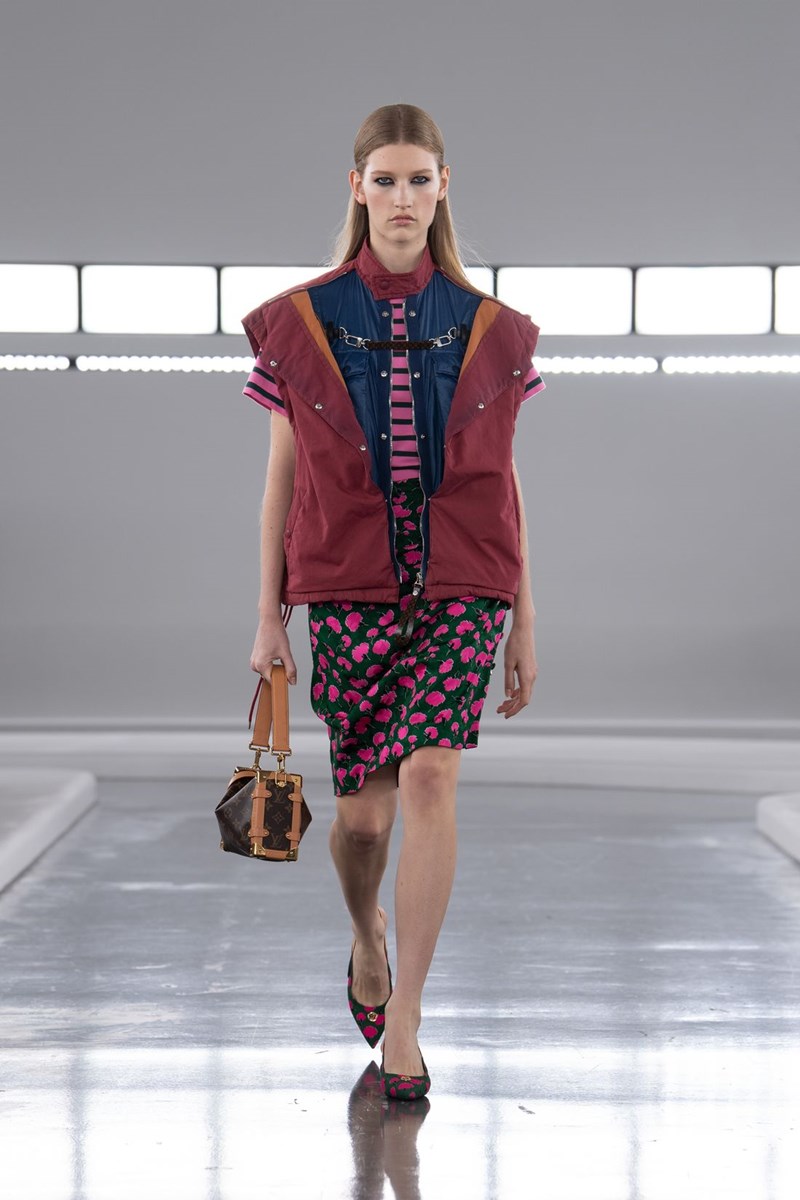 Louis Vuitton Pre-Fall 2024: Τα looks που ξεχωρίσαμε από την επίδειξη στη Σαγκάη - εικόνα 3