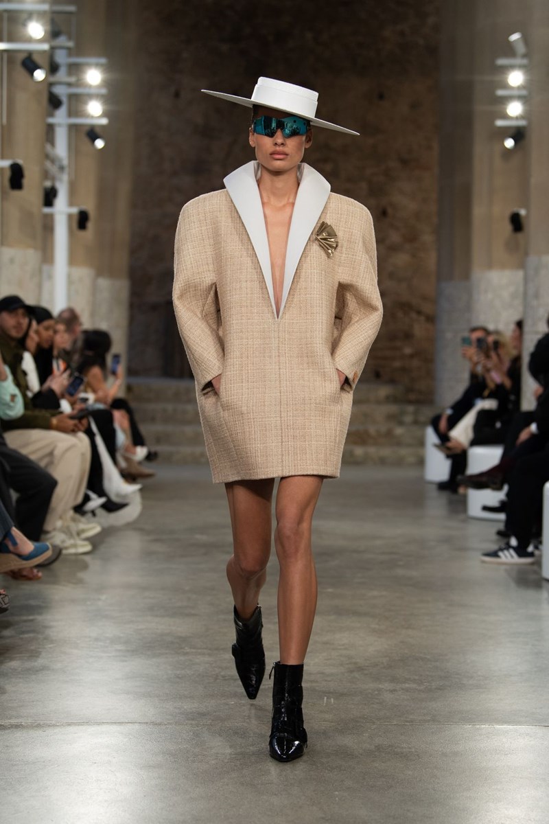 Louis Vuitton Cruise 2025: Η νέα συλλογή ήταν ένας φόρος τιμής στην κουλτούρα της Ισπανίας - εικόνα 11