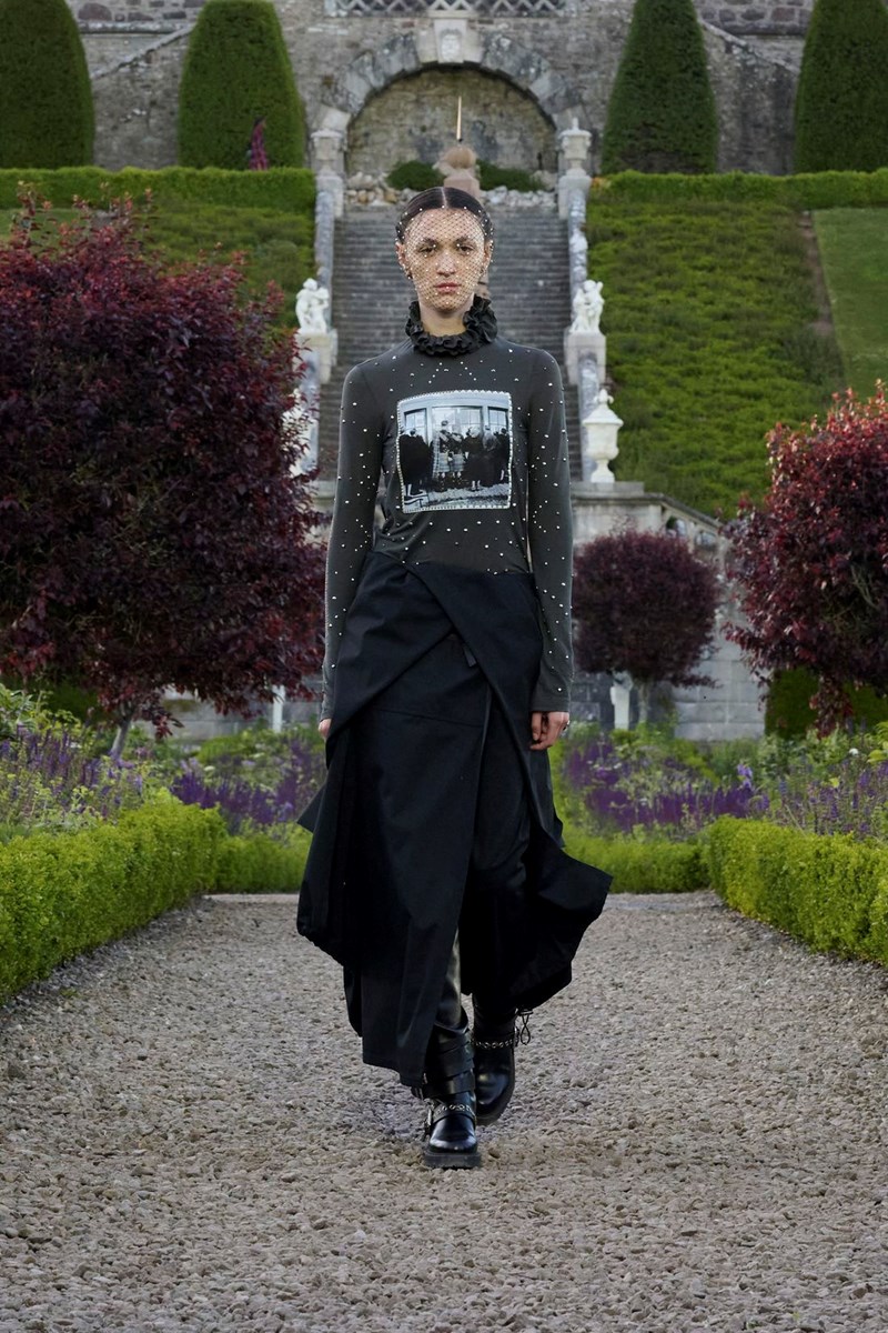 Dior Cruise 2025: Η επιστροφή της εποχής του ρομαντισμού - εικόνα 13