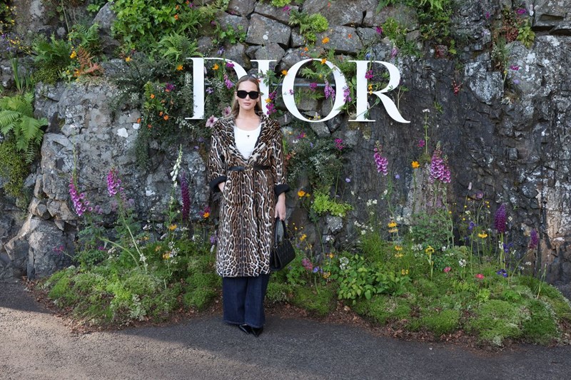 Dior Cruise 2025: Η επιστροφή της εποχής του ρομαντισμού - εικόνα 8