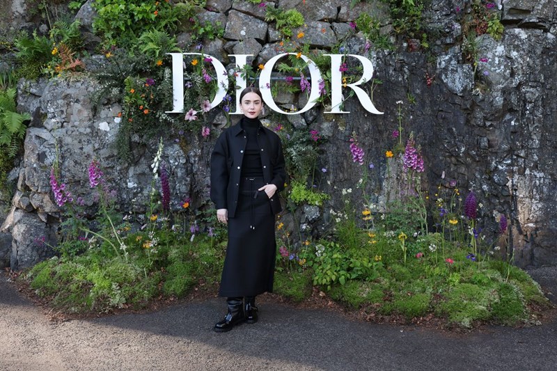 Dior Cruise 2025: Η επιστροφή της εποχής του ρομαντισμού - εικόνα 10