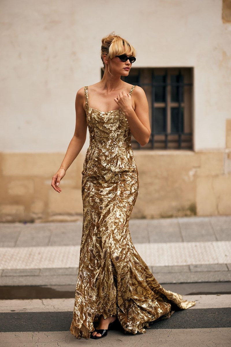 Εβδομάδα Μόδας Υψηλής Ραπτικής: 9 looks που τράβηξαν την προσοχή μας στους δρόμους του Παρισιού - εικόνα 2