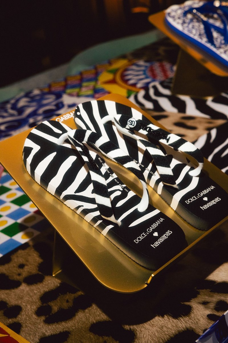 Dolce&Gabbana x Havaianas: Η παρουσίαση της πιο αναπάντεχης συνεργασίας στο Μιλάνο - εικόνα 3