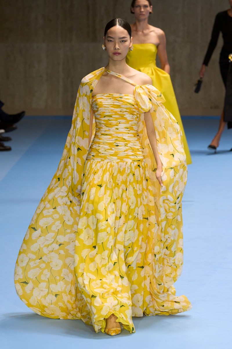 NYFW SS25: Τα trends που ξεχωρίσαμε στις πασαρέλες της Νέας Υόρκης για τη σεζόν Άνοιξη / Καλοκαίρι 2025 - εικόνα 17