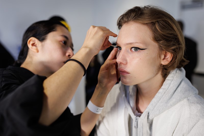 5 beauty τάσεις που εντοπίσαμε στην Εβδομάδα Μόδας της Νέας Υόρκης SS25 - εικόνα 4