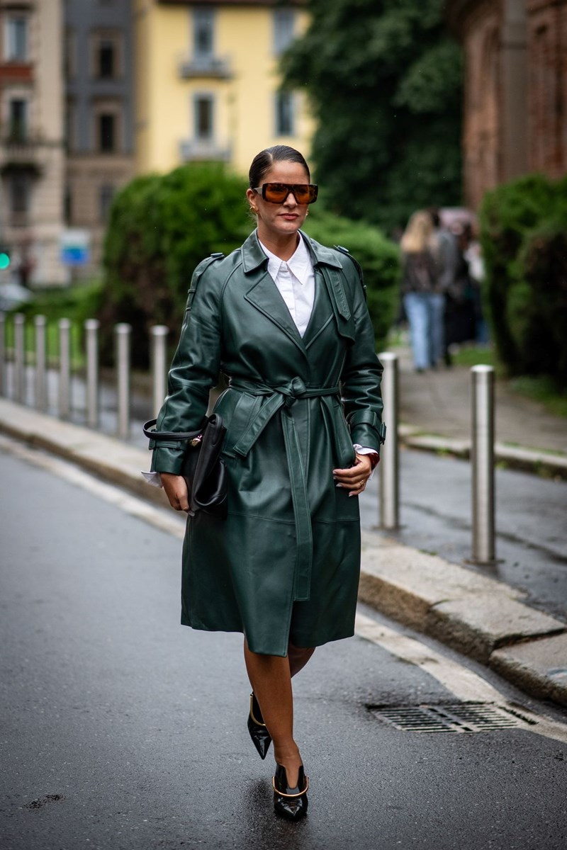 Τα πανωφόρια που φόρεσαν οι fashion savvy στο Μιλάνο - εικόνα 12