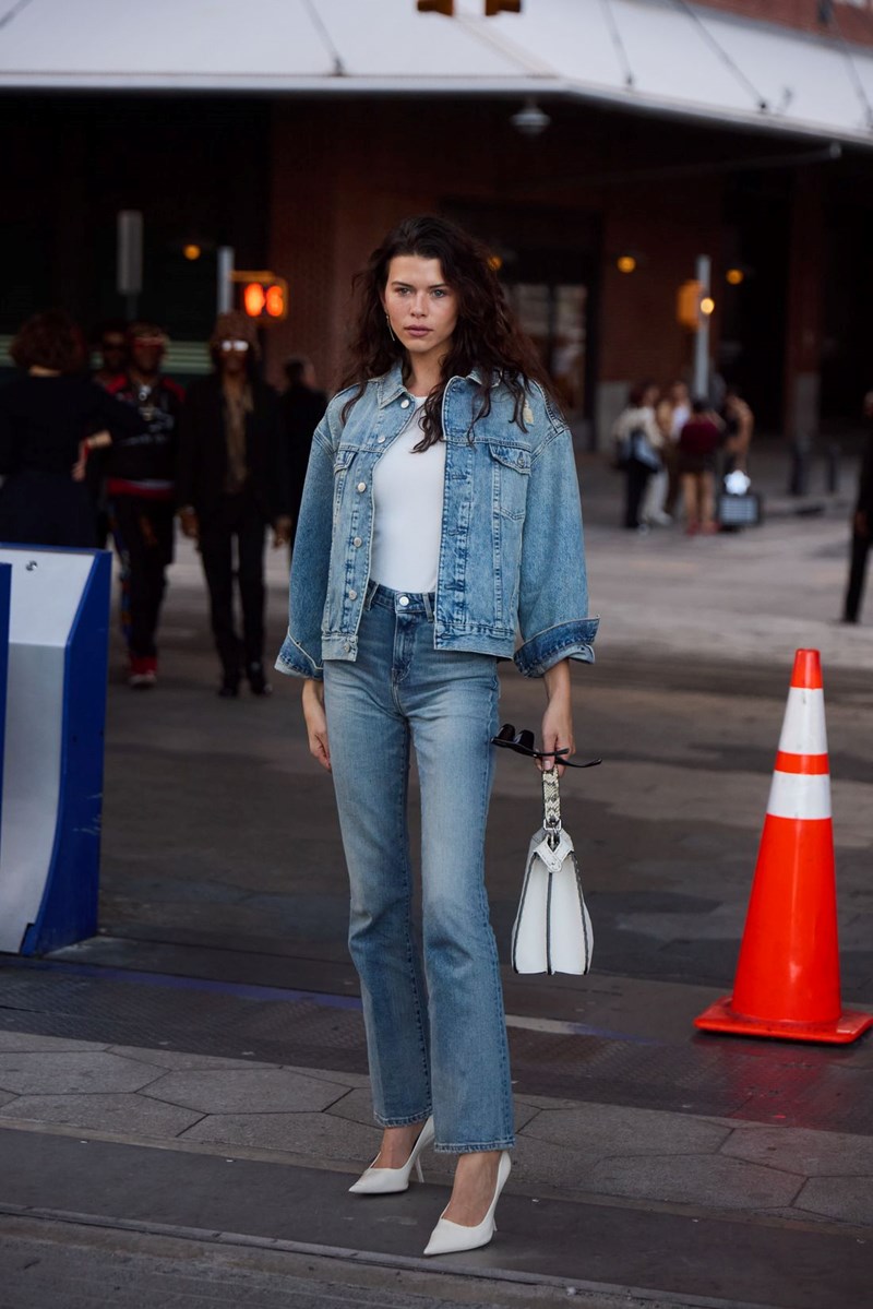 NYFW SS25: Πάρε έμπνευση για τα looks του φθινοπώρου από το street style της Νέας Υόρκης - εικόνα 2