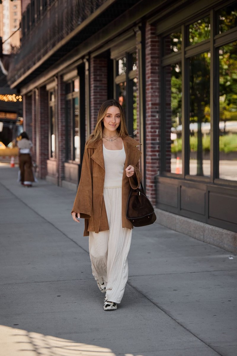 Fashion inspo: Έτσι θα φορέσεις την πιο posh απόχρωση για το φθινόπωρο - εικόνα 8