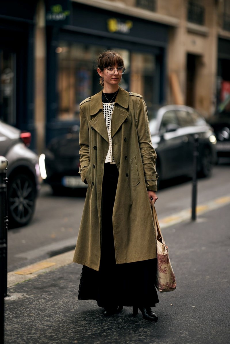 PFW SS25: Τα street style looks που ξεχώρισαν στην Εβδομάδα Μόδας στο Παρίσι - εικόνα 14