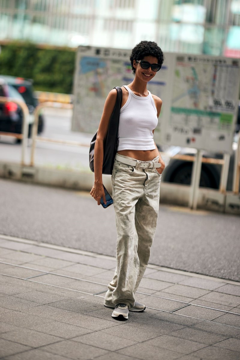 Τα τζιν παντελόνια που φοράνε τώρα οι fashion lovers σε Κοπεγχάγη και Τόκιο - εικόνα 15
