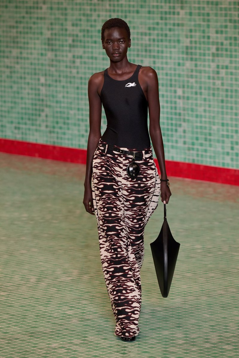 NYFW SS25: Τα trends που ξεχωρίσαμε στις πασαρέλες της Νέας Υόρκης για τη σεζόν Άνοιξη / Καλοκαίρι 2025 - εικόνα 15